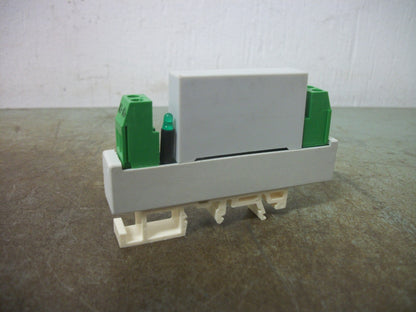 CARLO GAVAZZI SOLID STATE RELAY W/SOCKET BASE RP1A48D5 4-32VDC 480VAC NOB