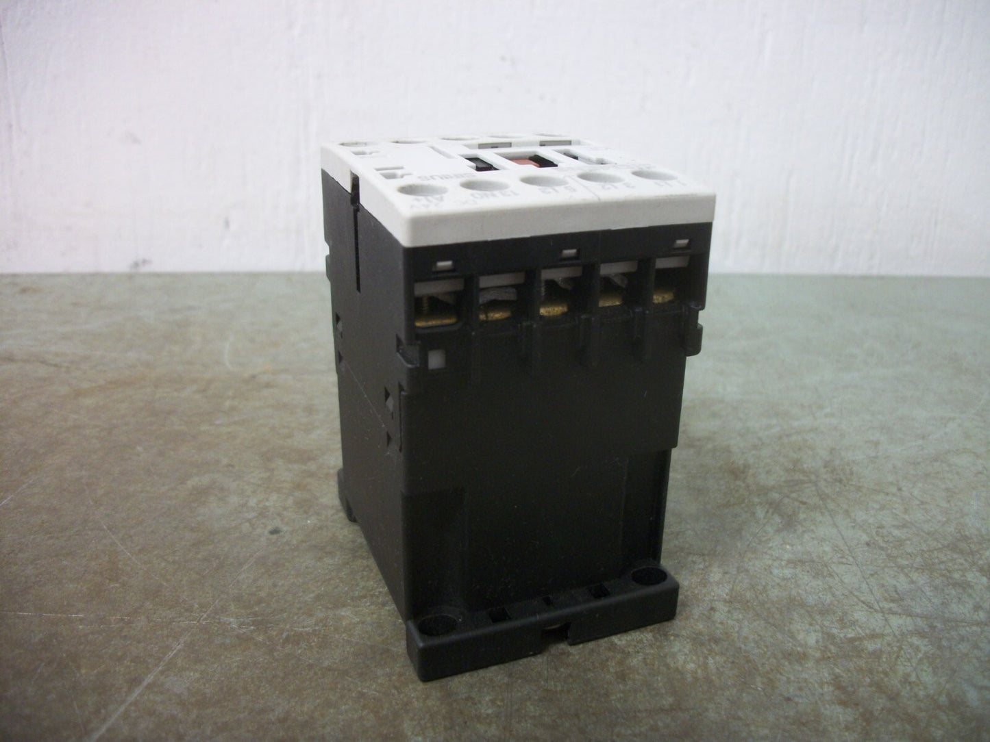 SIEMENS CONTACTOR 3RT1016-1XB43-0VE1 20AMP 24VCOIL 3PH 600V 7.5HP
