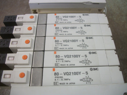 SMC MODEL SQ DEVICENET SERIAL UNIT EX120-SDN1 W/SOLENOID VALVES 80-VQ2100Y-5