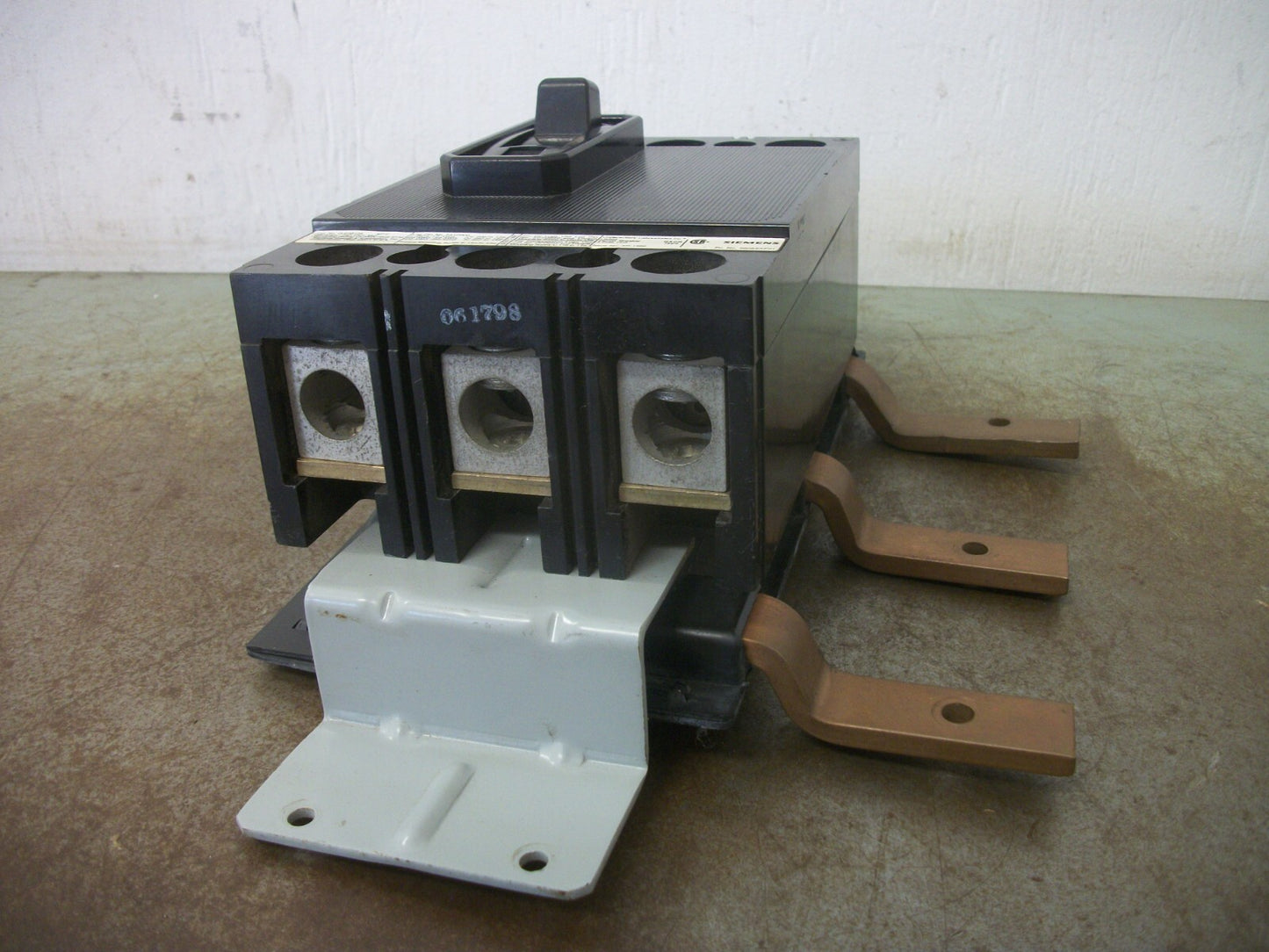 SIEMENS QJ CIRCUIT BREAKER QJ23B125 125AMP 240VOLT 3POLE W/HARDWARE