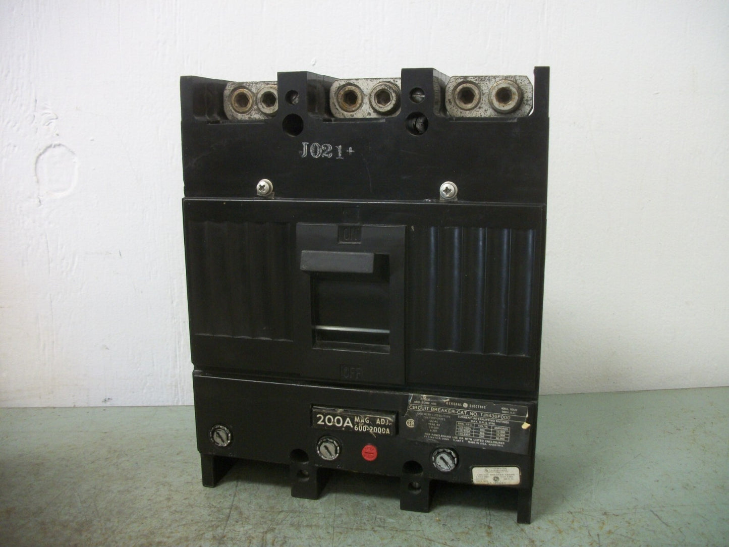 GE TJK CIRCUIT BREAKER TJK436F000 400AMP 600VOLT 3POLE W/200A TRIP
