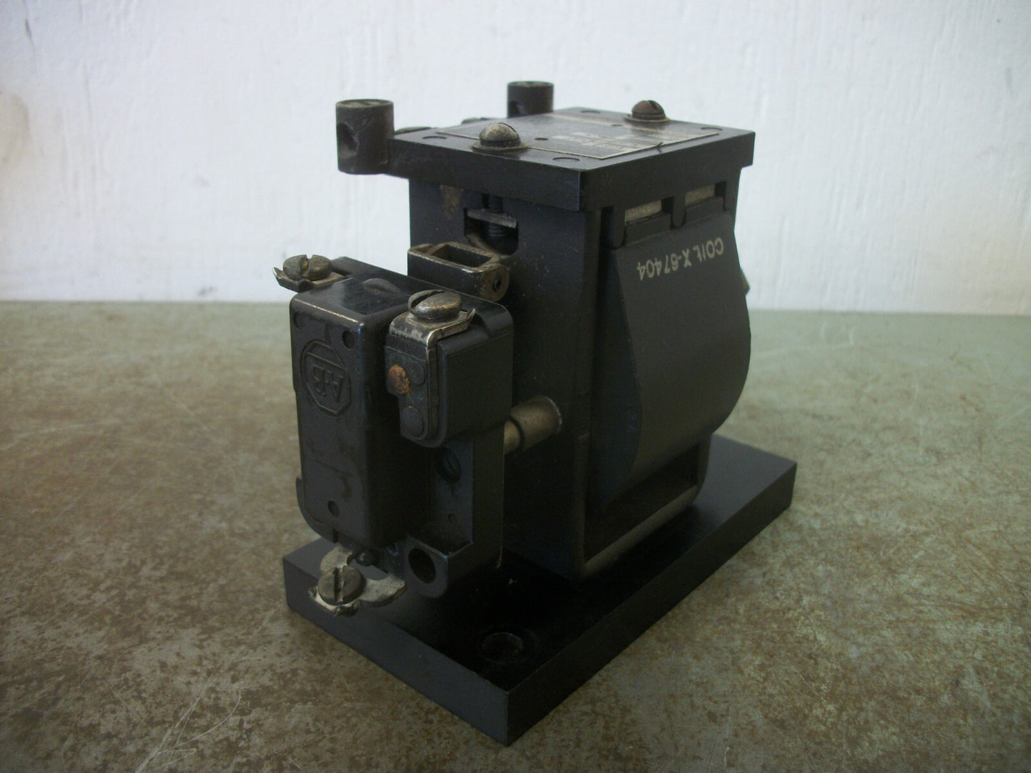 ALLEN-BRADLEY INSTANTANEOUS TRIP RELAY 809-A02E 3AMP 600VOLT