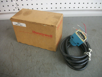 HONEYWELL BASE FOR PHOTOELECTRIC SENSOR MPW11 NIB