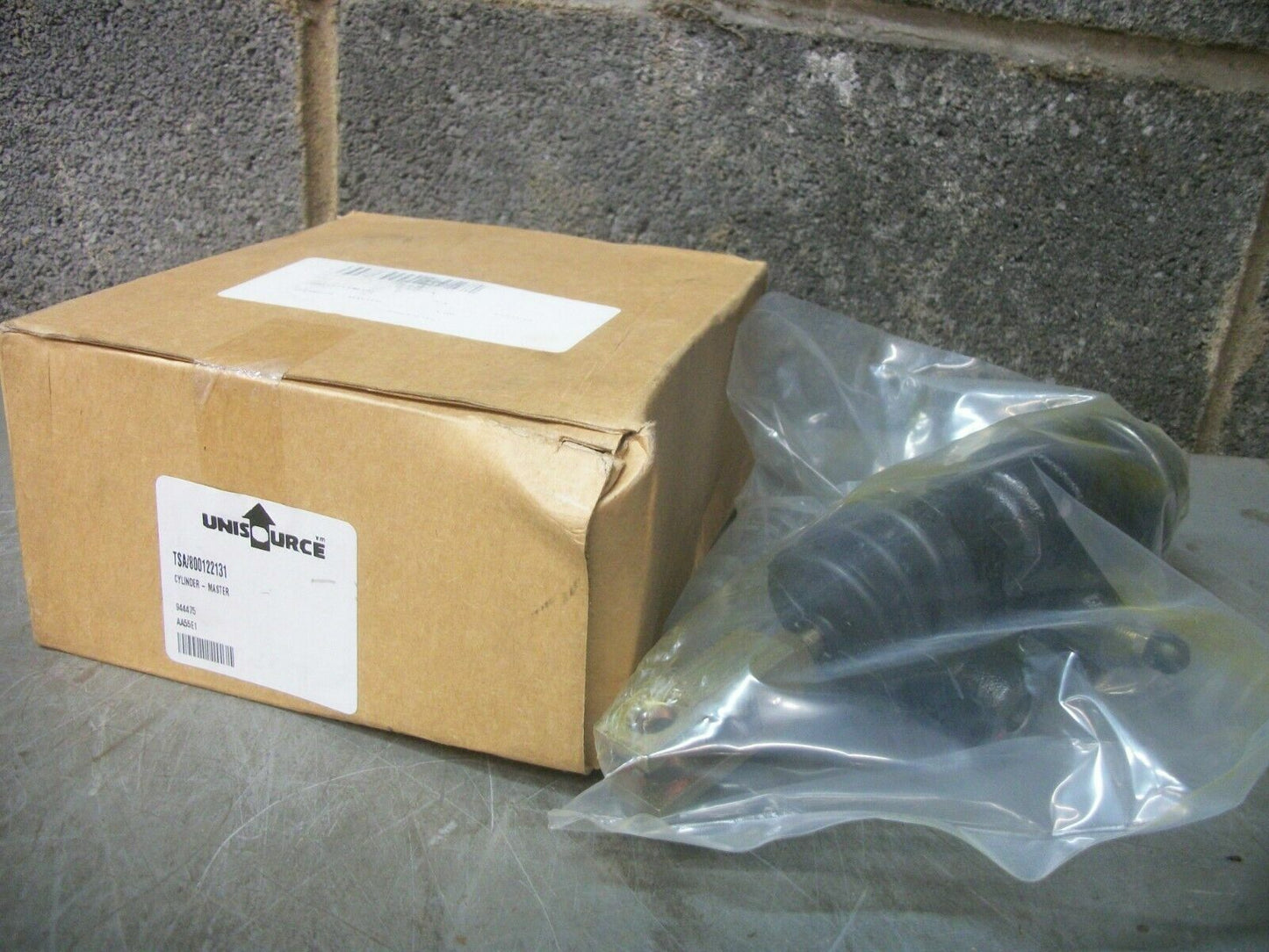 TOYOTA MASTER CYLINDER 800122131VH NIB