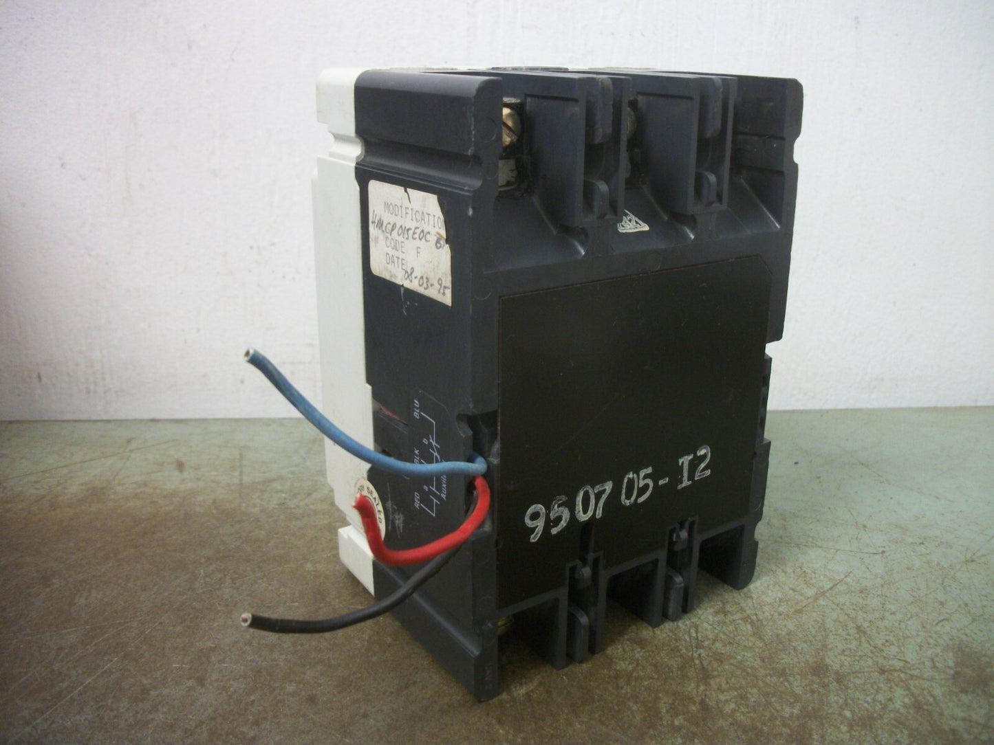 WESTINGHOUSE HMCP CIRCUIT BREAKER HMCP015E0C 15AMP 600VOLT 3POLE W/AUX