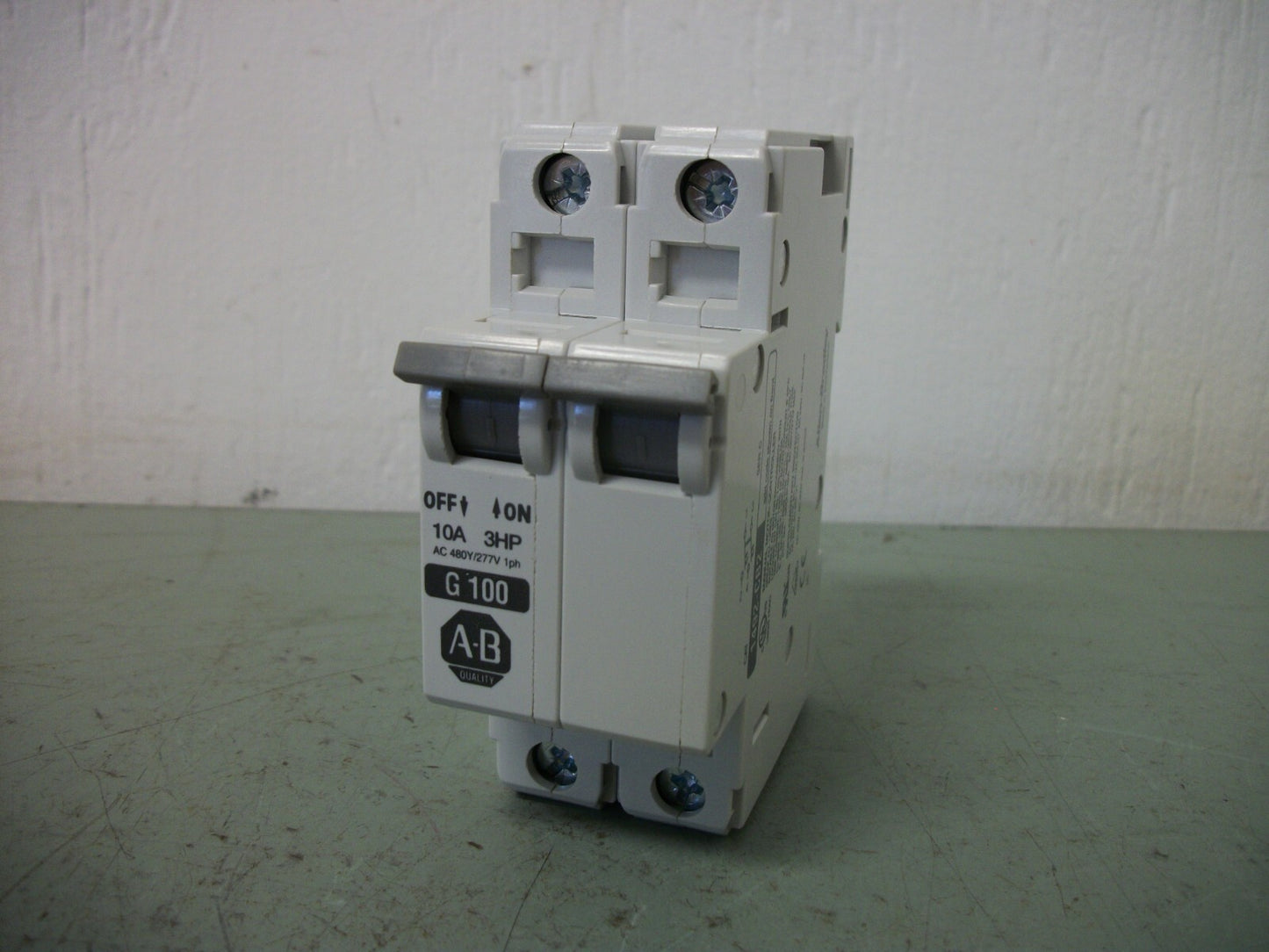 ALLEN-BRADLEY MOTOR CIRCUIT BREAKER 1492-CB2G100 10AMP 480VOLT 2POLE NOB