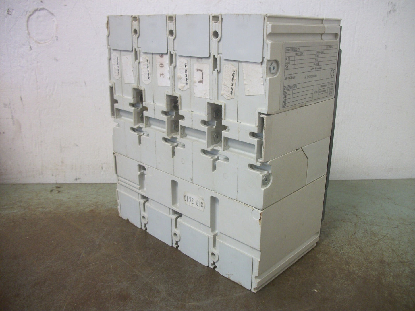 ABB SACE TMAX CIRCUIT BREAKER T5D630PV 500AMP 1100VOLT 4POLE