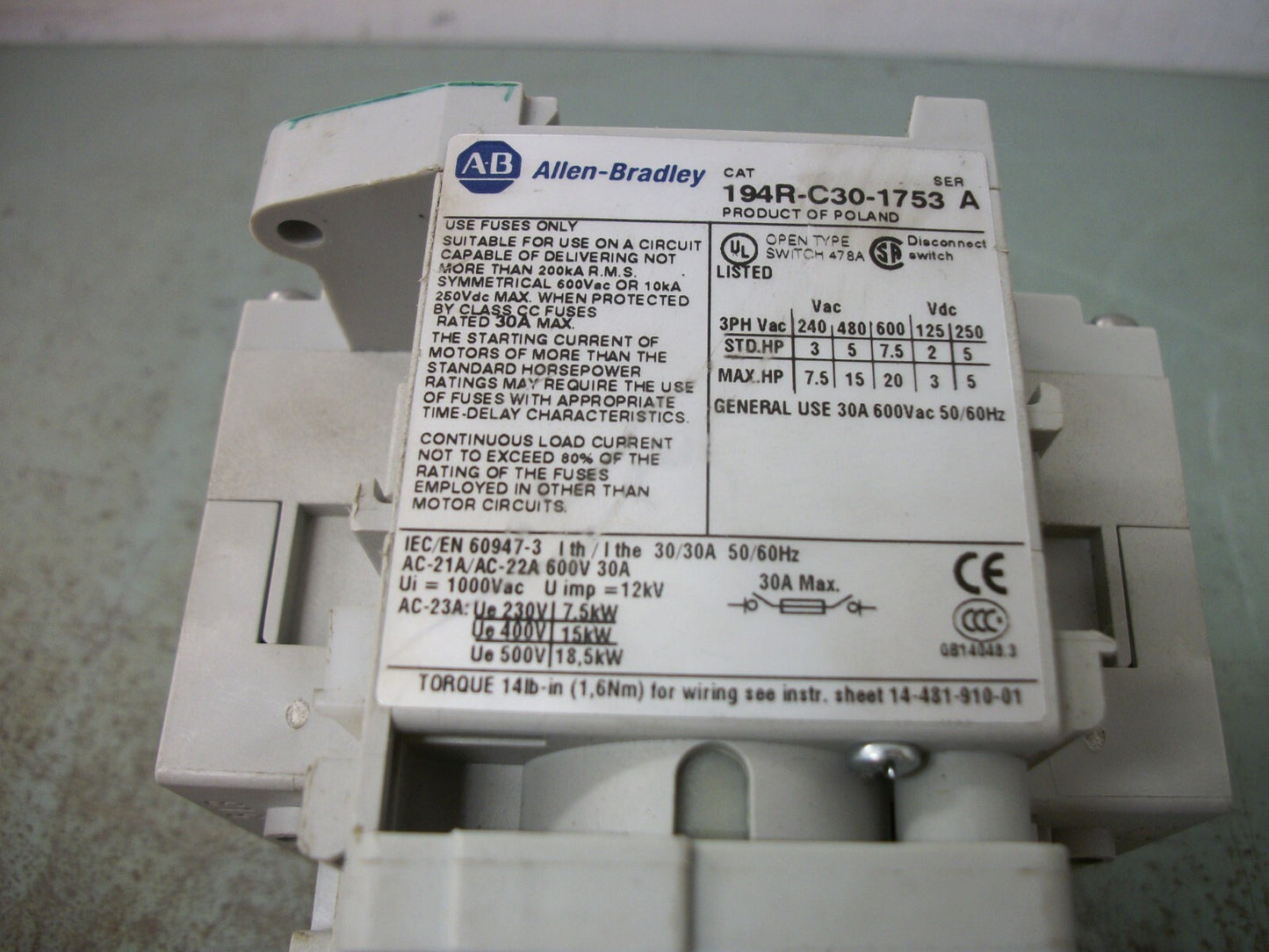 ALLEN-BRADLEY FUSIBLE DISCONNECT SWITCH 194R-C30-1753 30AMP 600VOLT 3POLE
