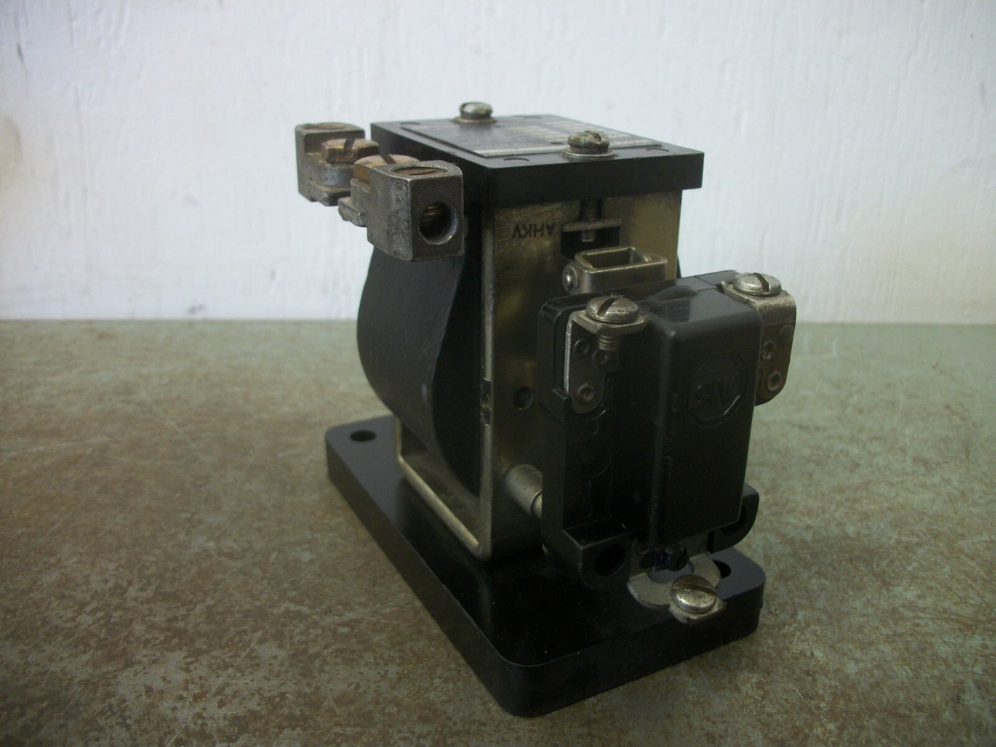 ALLEN-BRADLEY INSTANTANEOUS TRIP RELAY 809-A04E 6AMP 600VOLT