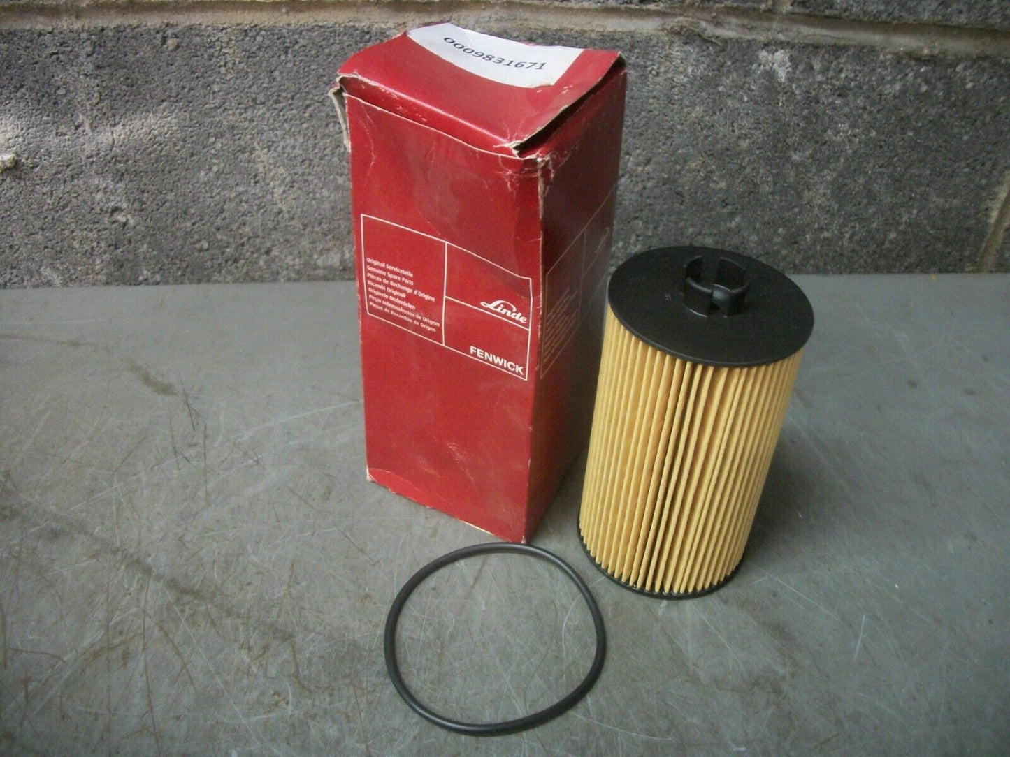 LINDE FENWICK OIL FILTER 0009831671 NIB