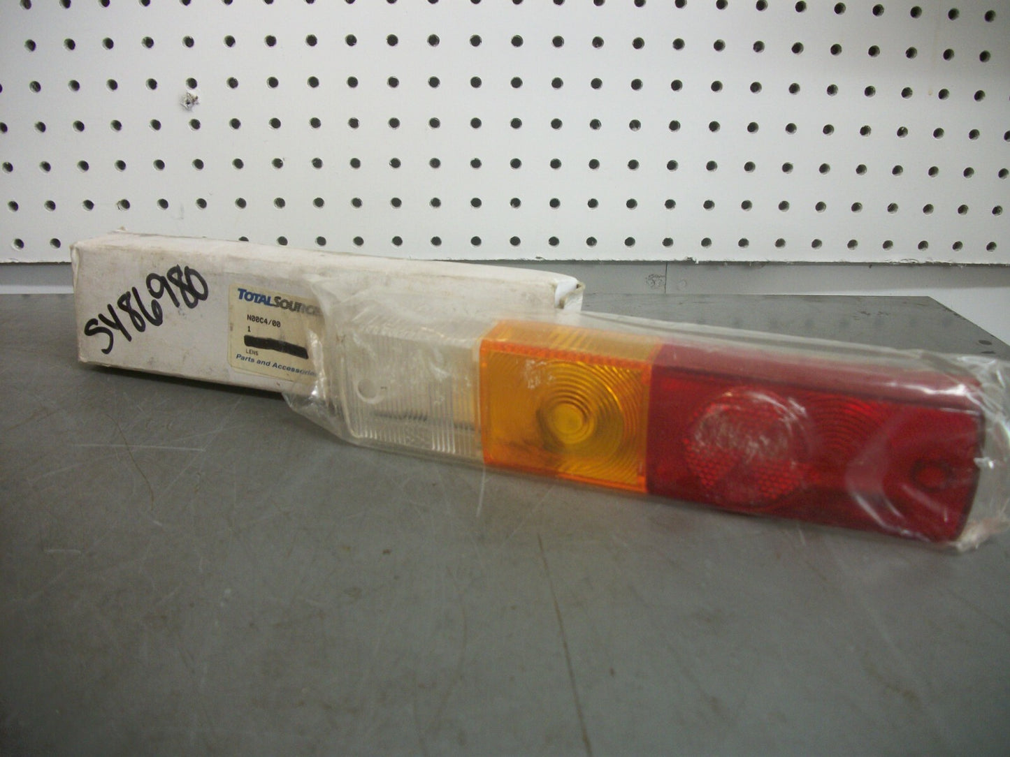 KOMATSU TOTAL SOURCE RED AMBER CLEAR LENS K03EB-55-12322 NIB