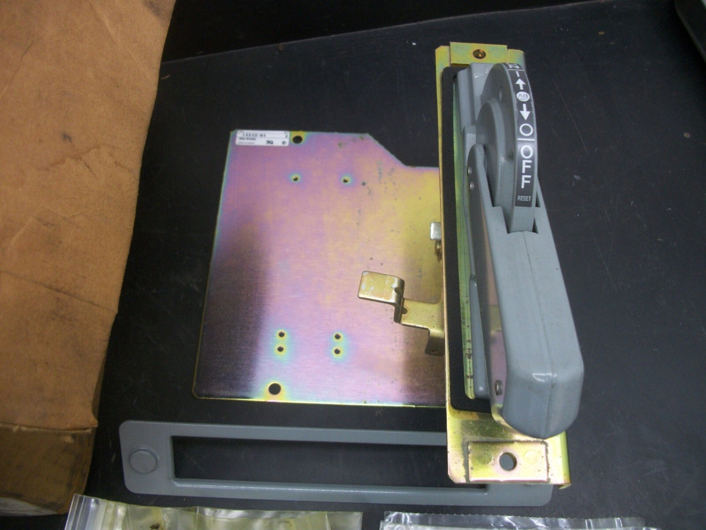 ALLEN-BRADLEY FLANGE MOUNTED CIRCUIT BREAKER OPERATOR MECHANISM 1494D-N4 NIB