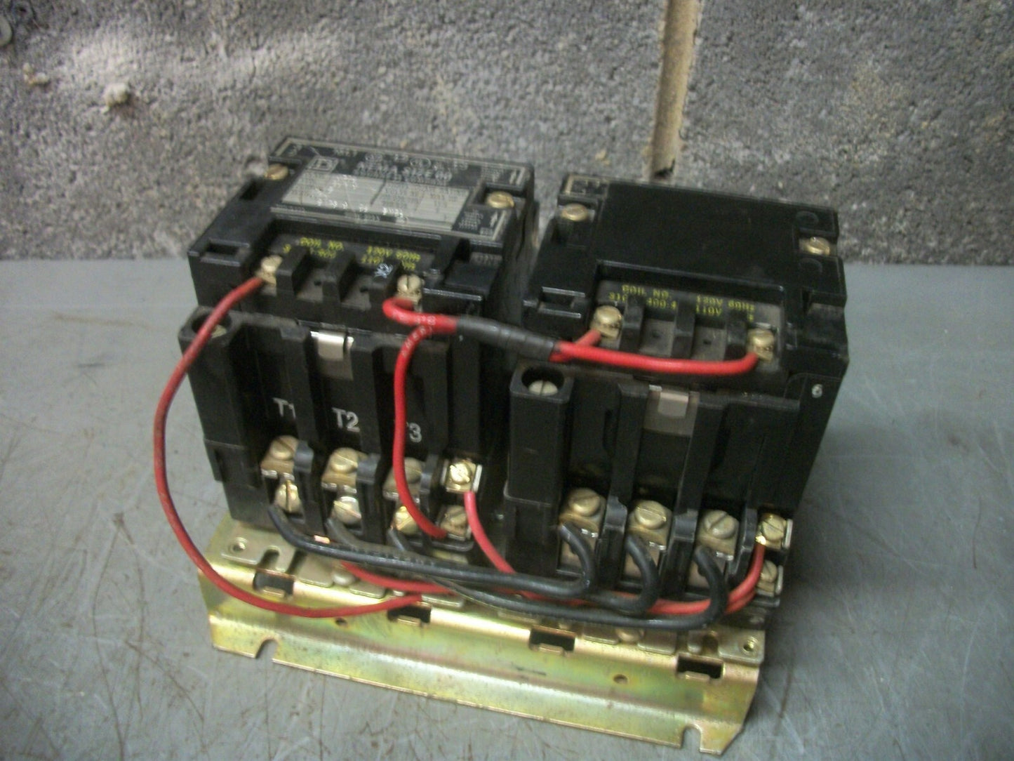 SQUARE D SIZE 00 REV CONTACTOR 8702SAG4 120VCOIL 3PH 600V 2HP