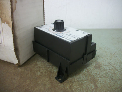 FUTURE DESIGN CONTROLS ANALOG TEMPERATURE LIMIT CONTROLLER FDC-7L-Z259 NIB