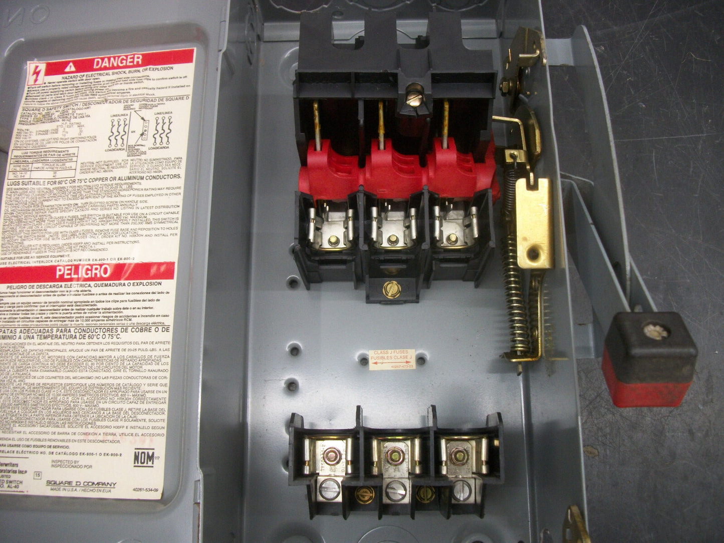 SQUARE D DISCONNECT TYPE 1 H361 30AMP 600VOLT 3POLE FUSIBLE OLD