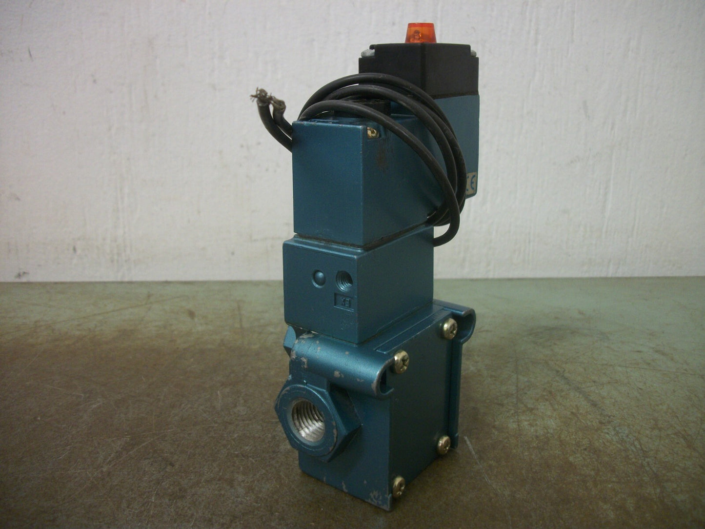 MAC 3-WAY SOLENOID VALVE 55B-11-PI-116AA 150PSI 120VOLT 6.8W NOB