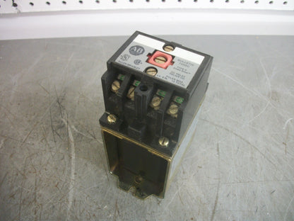 ALLEN-BRADLEY TYPE P DC CONTROL RELAY 700DC-P400Z24 24VCOIL