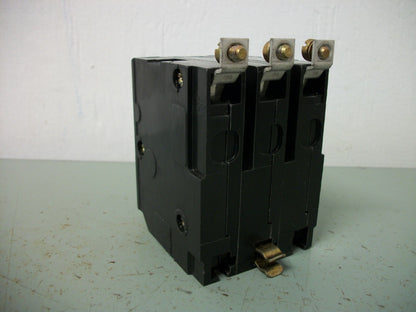 SQUARE D QOB CIRCUIT BREAKER QOB315 15AMP 240VOLT 3POLE OLD