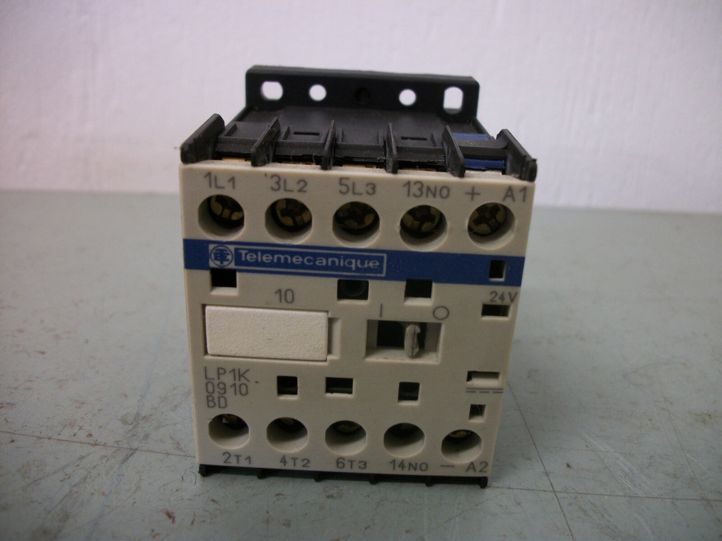 TELEMECANIQUE CONTACTOR LP1K0910BD 20AMP 24VCOIL 3PH 600V 5HP
