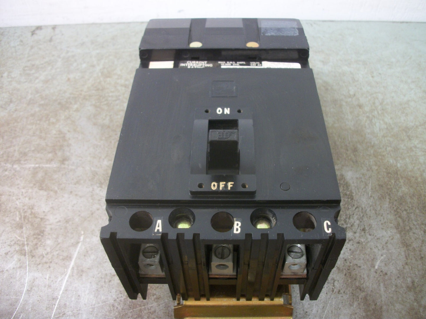 SQUARE D I-LINE FA CIRCUIT BREAKER FA32030 30AMP 240VOLT 3POLE BLACK