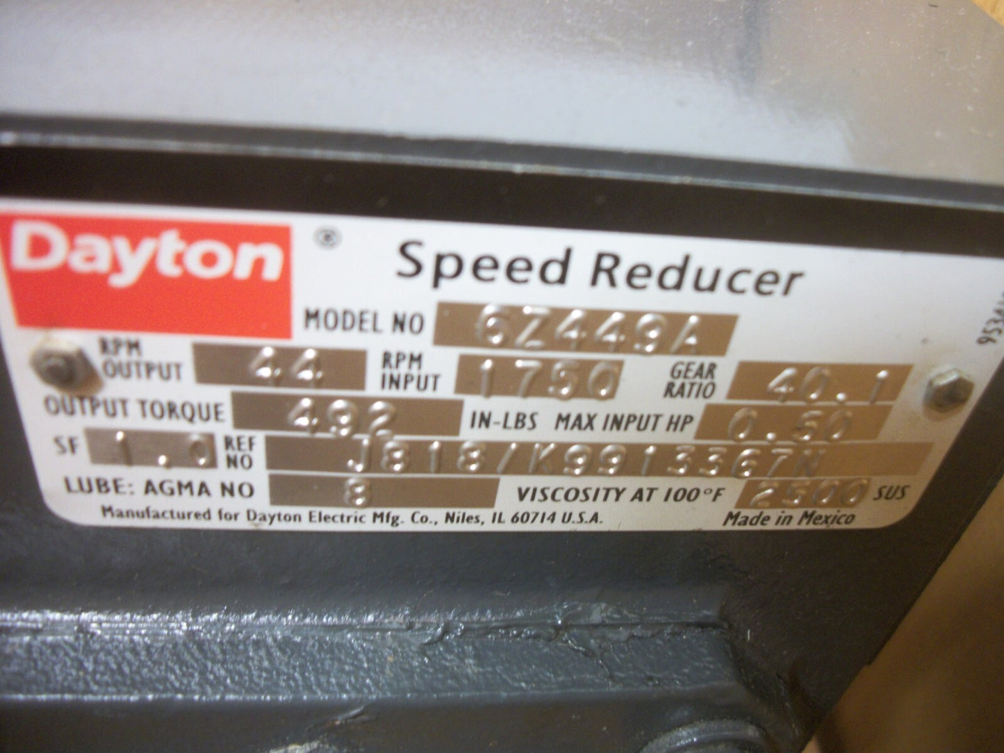 DAYTON 40:1 RATIO GEAR BOX SPEED REDUCER 6Z449 1750RPM IN 44RPM OUT NIB