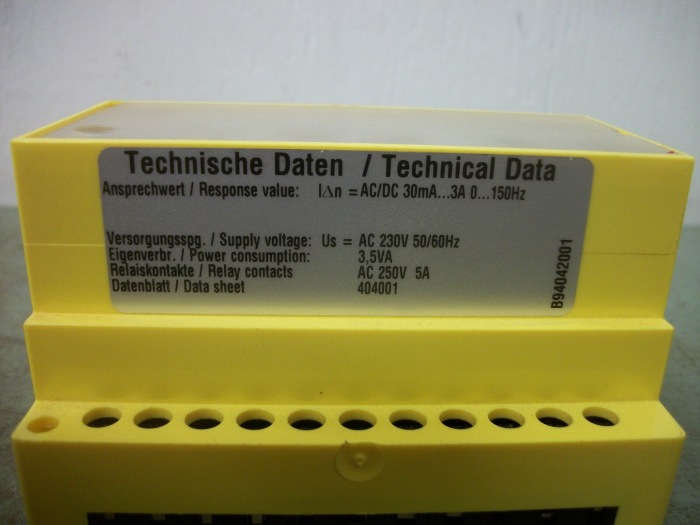 BENDER RESIDUAL CURRENT MONITOR RCMA470LY 230VOLT 3.5VA 5AMP