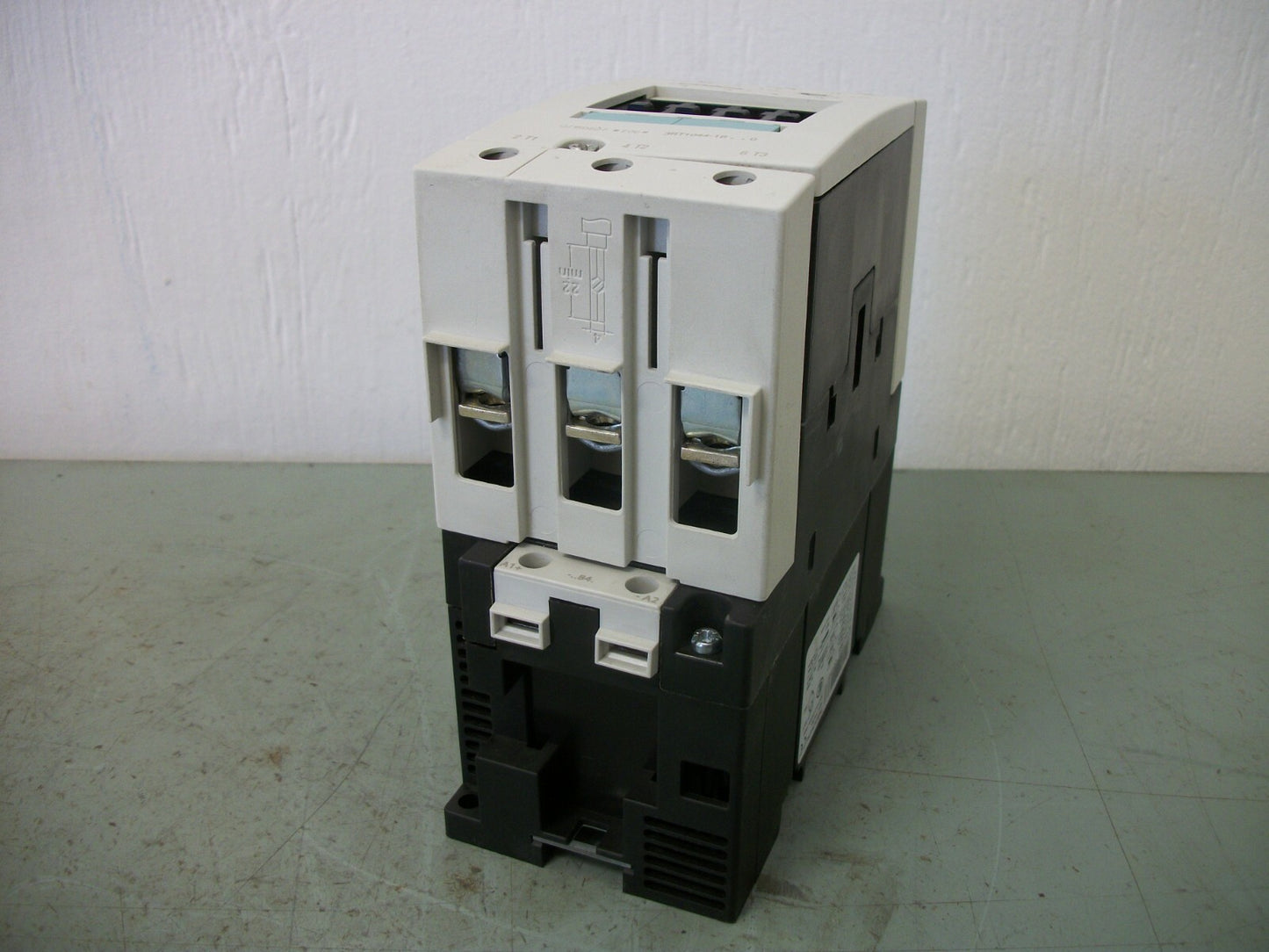 SIEMENS CONTACTOR 3RT1044-1BB40 90AMP 24VCOIL 3PH 600V 60HP