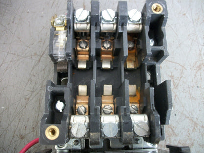 SQUARE D SIZE 00 MOTOR STARTER 8536SAO12H31S 120VCOIL 3PH 600V 2HP W/ML NOB