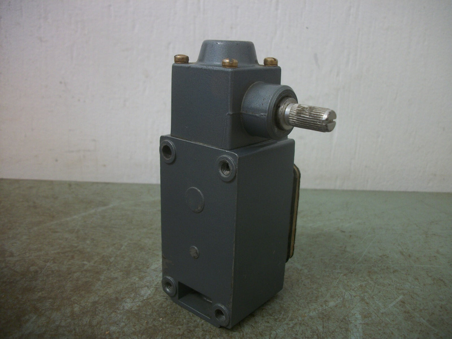 ALLEN-BRADLEY OILTIGHT LIMIT SWITCH 802T-A