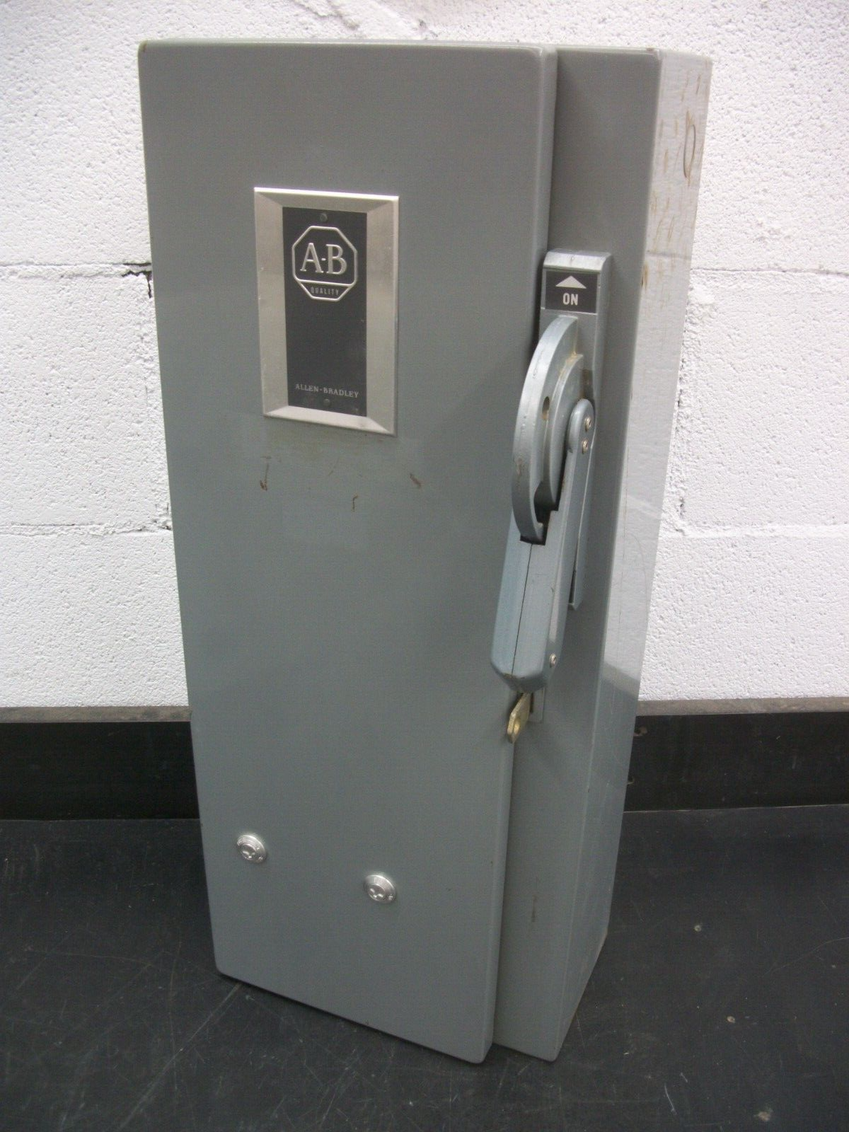 ALLEN-BRADLEY SIZE 0 STARTER COMBO 709-AOD103 120VCOIL 30AMP FUSIBLE