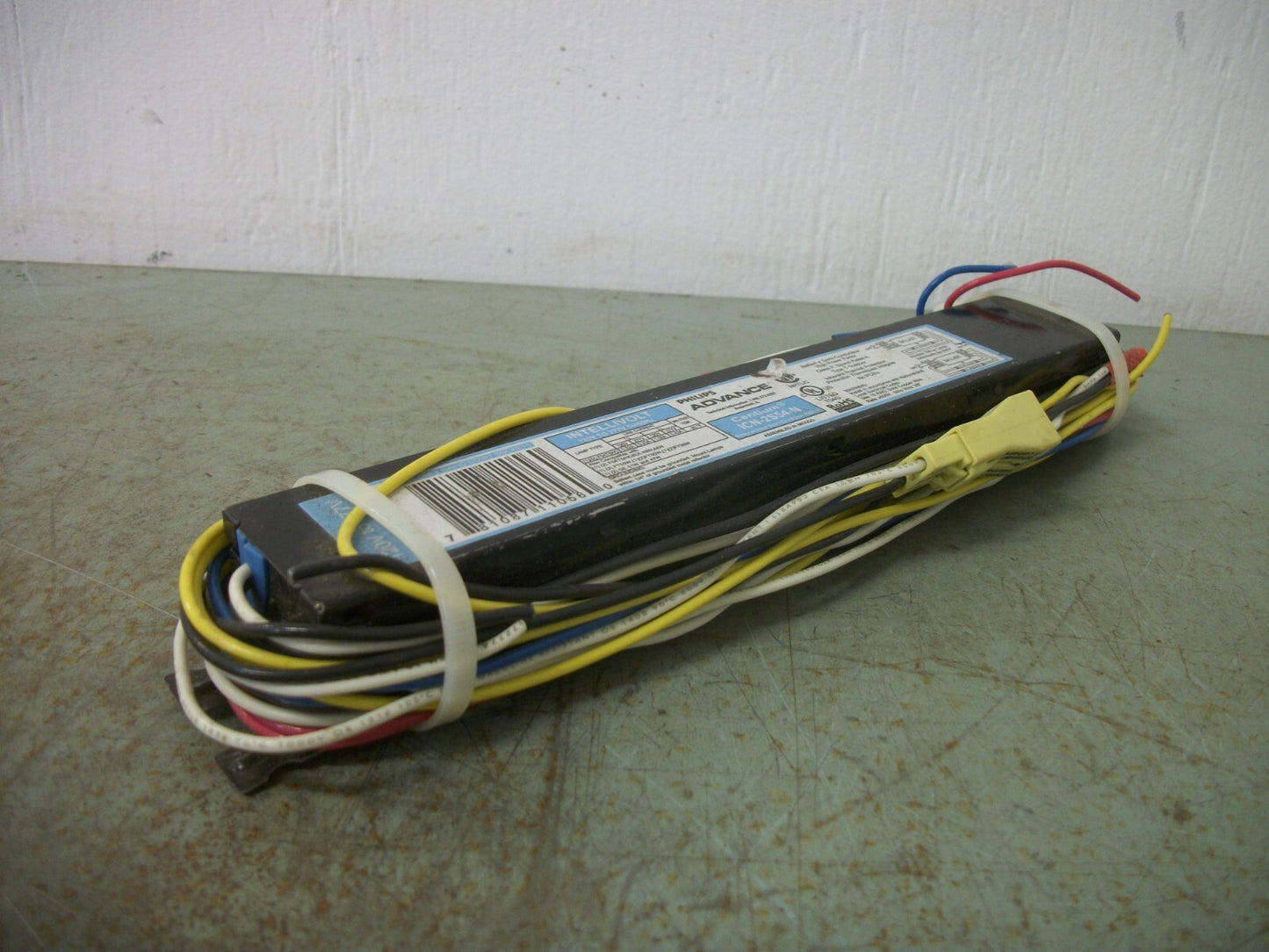 ADVANCE CENTIUM PROGRAMMED START ELECTRONIC BALLAST ICN-2S54-N 120/277VOLT