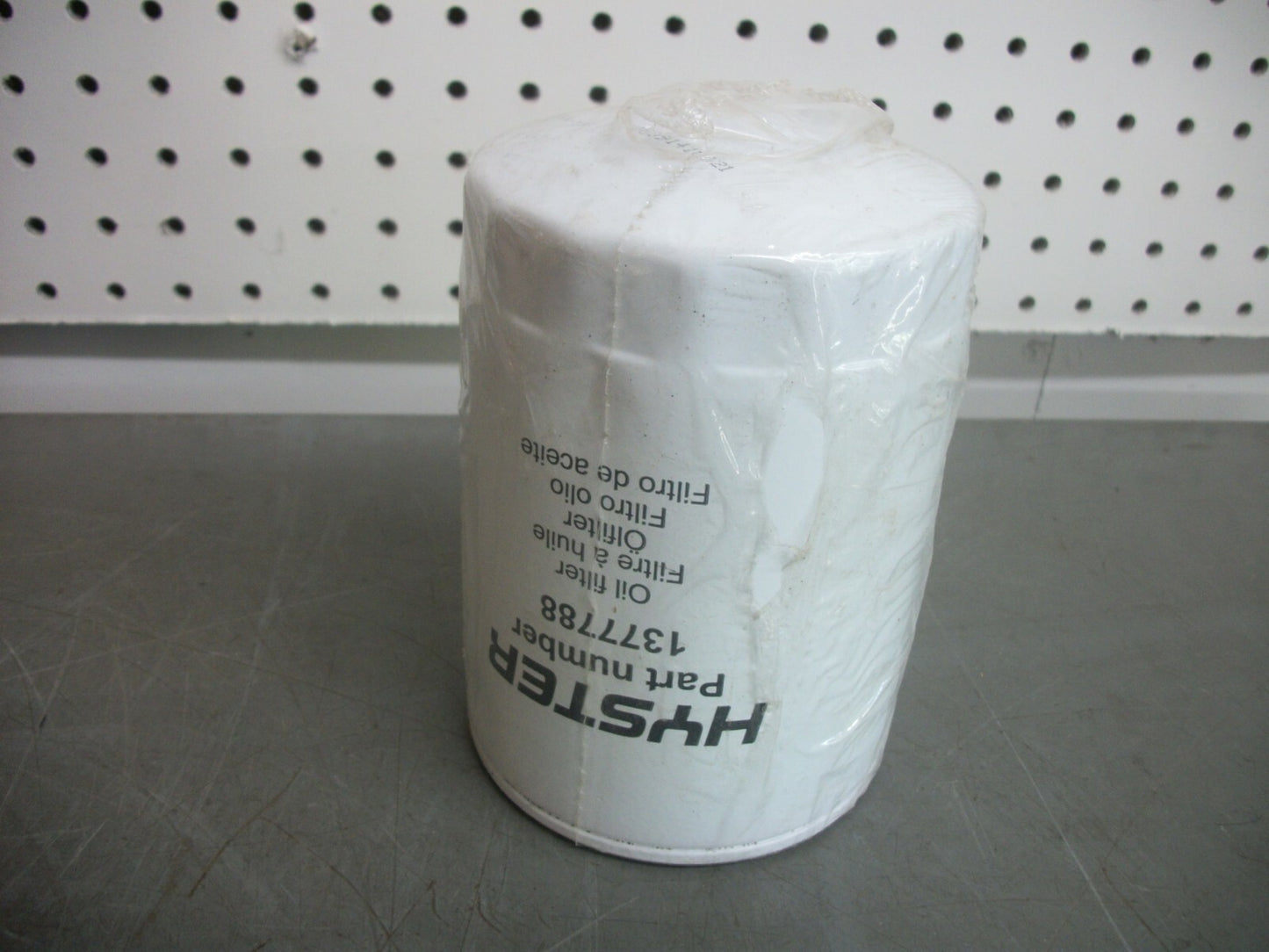HYSTER OIL FILTER 1377788 NOB