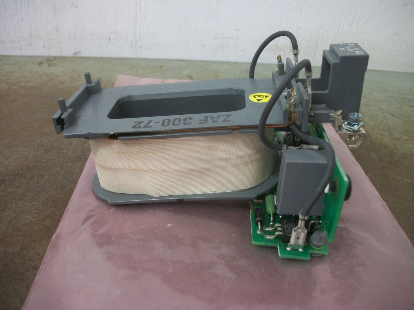 ABB MAGNET COIL FITS AF300-30 CONTACTOR ZAF300-72 20-60VDC NOB