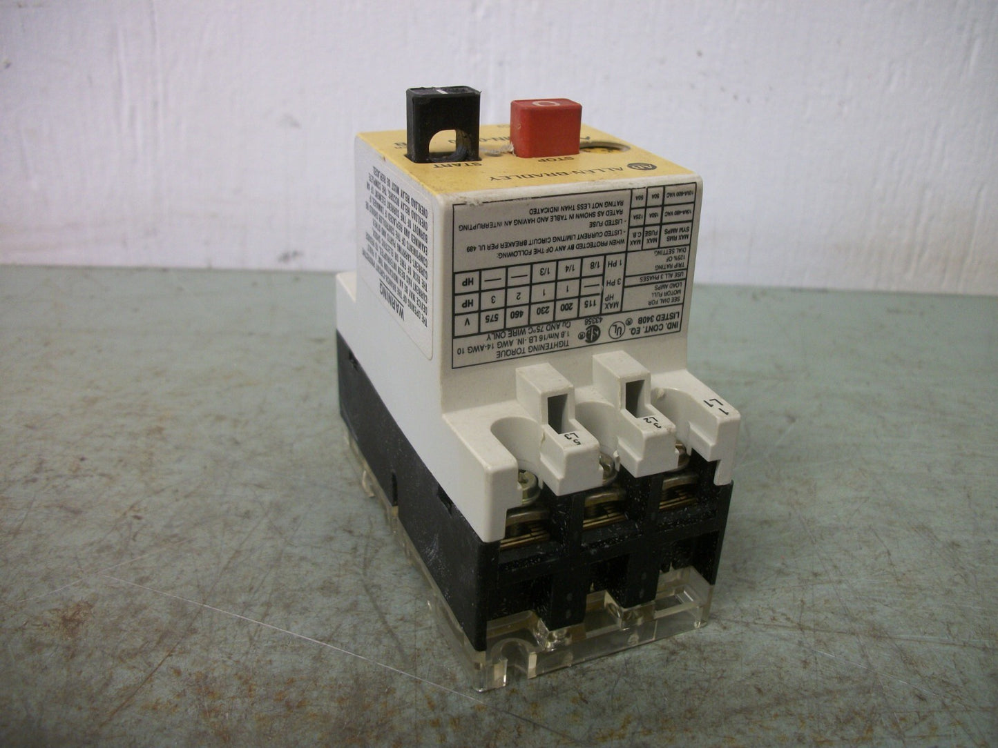 ALLEN-BRADLEY MOTOR CIRCUIT BREAKER 140-MN-0400 2.5-4.0AMP OLD