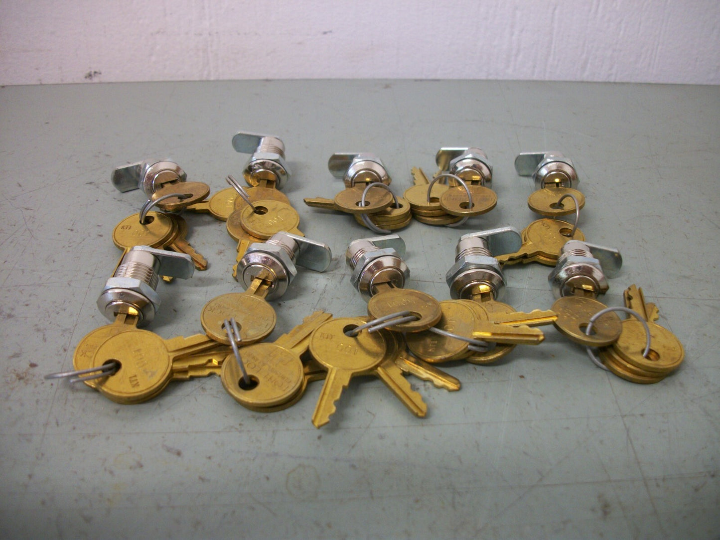 COMPX FORT LOT OF 10 MINI 'T' CAM LOCKS FOR GLASS & PLASTIC DOORS 1T-058-001 NEW