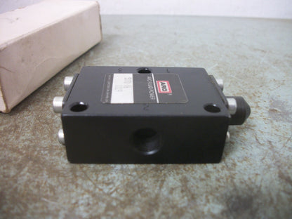 INGERSOLL-RAND ARO FLUID POWER 1/8" 3-WAY 2-POS PNEUMATIC VALVE 5030-06 NIB