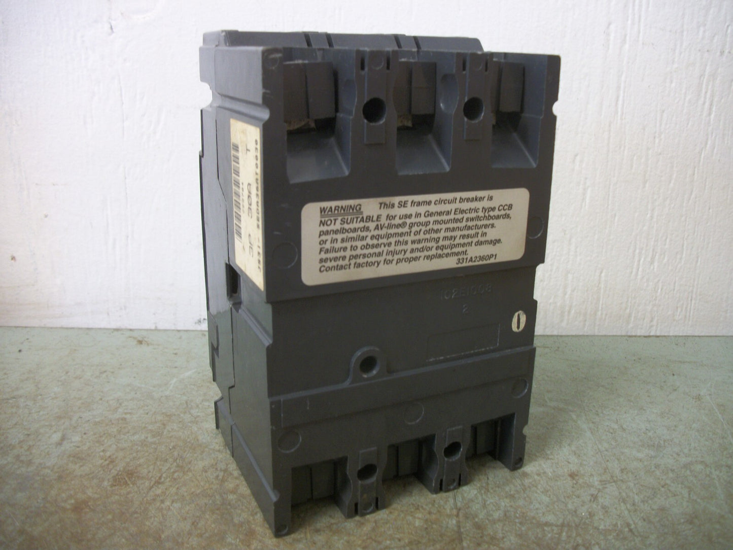 GE SPECTRA SEDA CIRCUIT BREAKER SEDA36AT0030 30AMP 600VOLT 3POLE W/15A TRIP