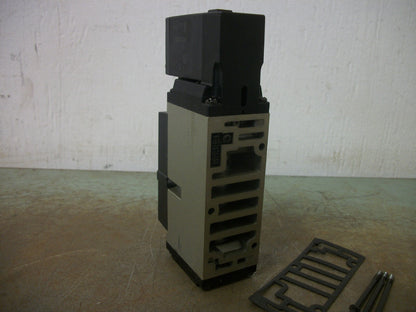 SMC PNEUMATIC SOLENOID VALVE NVFS3100-5FZ 26VCOIL 0.1-1.0MPa