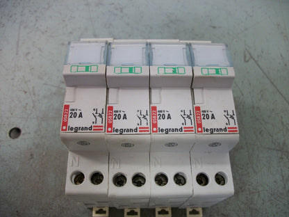 LEGRAND LOT OF 4 FUSEHOLDERS 05822 20AMP 400VOLT 1POLE