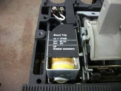 MERLIN GERIN COMPACT CF 250NA CIRCUIT BREAKER 37018 250AMP 480VOLT 3POLE