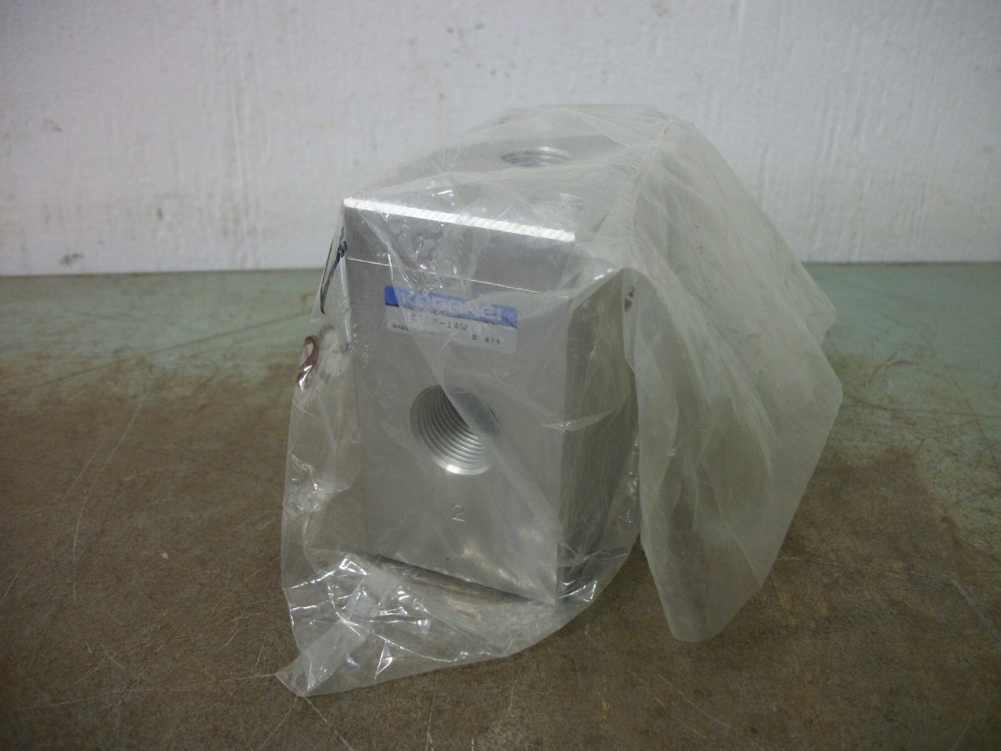 KOGANEI CHECK VALVE C375-14W NEW