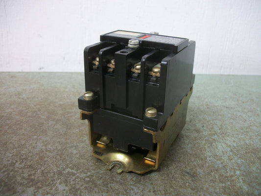 ALLEN-BRADLEY AC RELAY 700-NT400A1 120VCOIL SERIES C