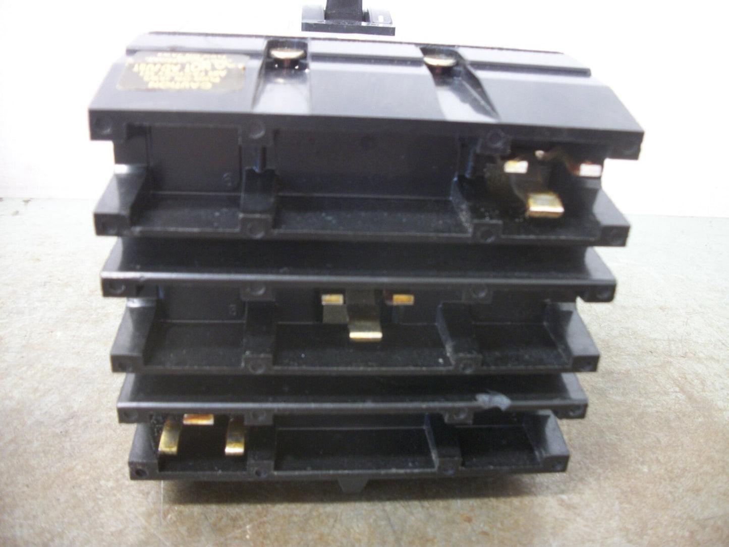 SQUARE D I-LINE FA CIRCUIT BREAKER FA340701021 70AMP 480VOLT 3POLE GRAY W/SHUNT