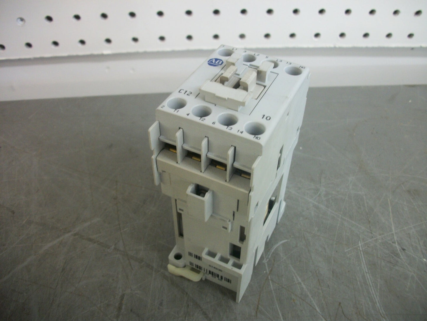 ALLEN-BRADLEY CONTACTOR 100-C12Z*10 25AMP 24VCOIL 3PH 600V 10HP