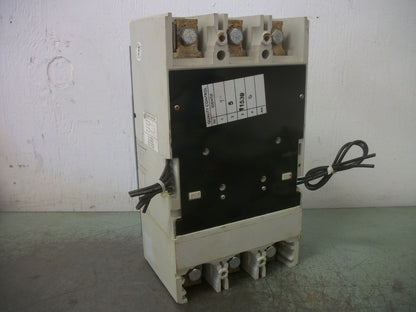 ABB SACE S5 S5N CIRCUIT BREAKER 122135080-001 300AMP 600VOLT 3POLE W/SHUNT&AUX
