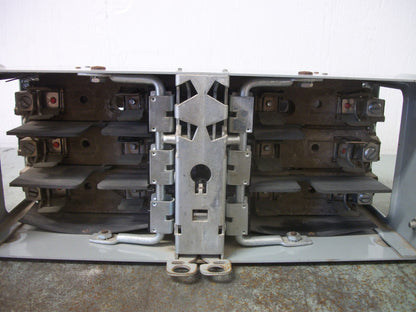 SIEMENS FUSIBLE VACU-BREAK BRANCH SWITCH V7B3222 60AMP 240VOLT 3POLE 3PH NOB