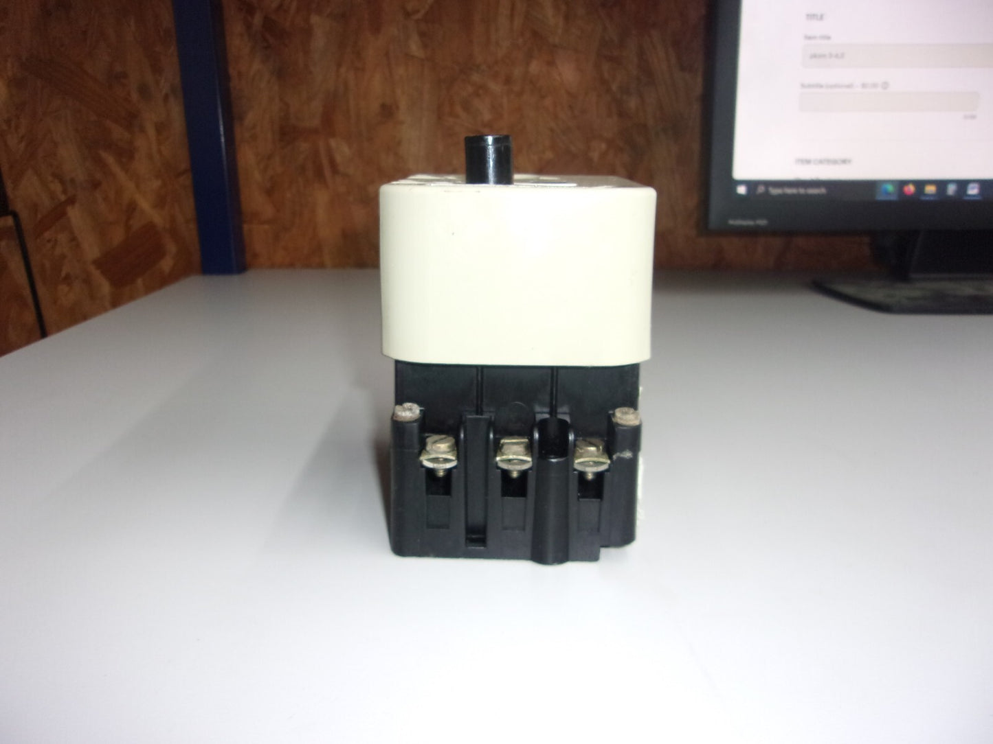 KLOCKNER-MOELLER MANUAL MOTOR STARTER PKZM 3-6,3-U-NA 3.5-6AMP