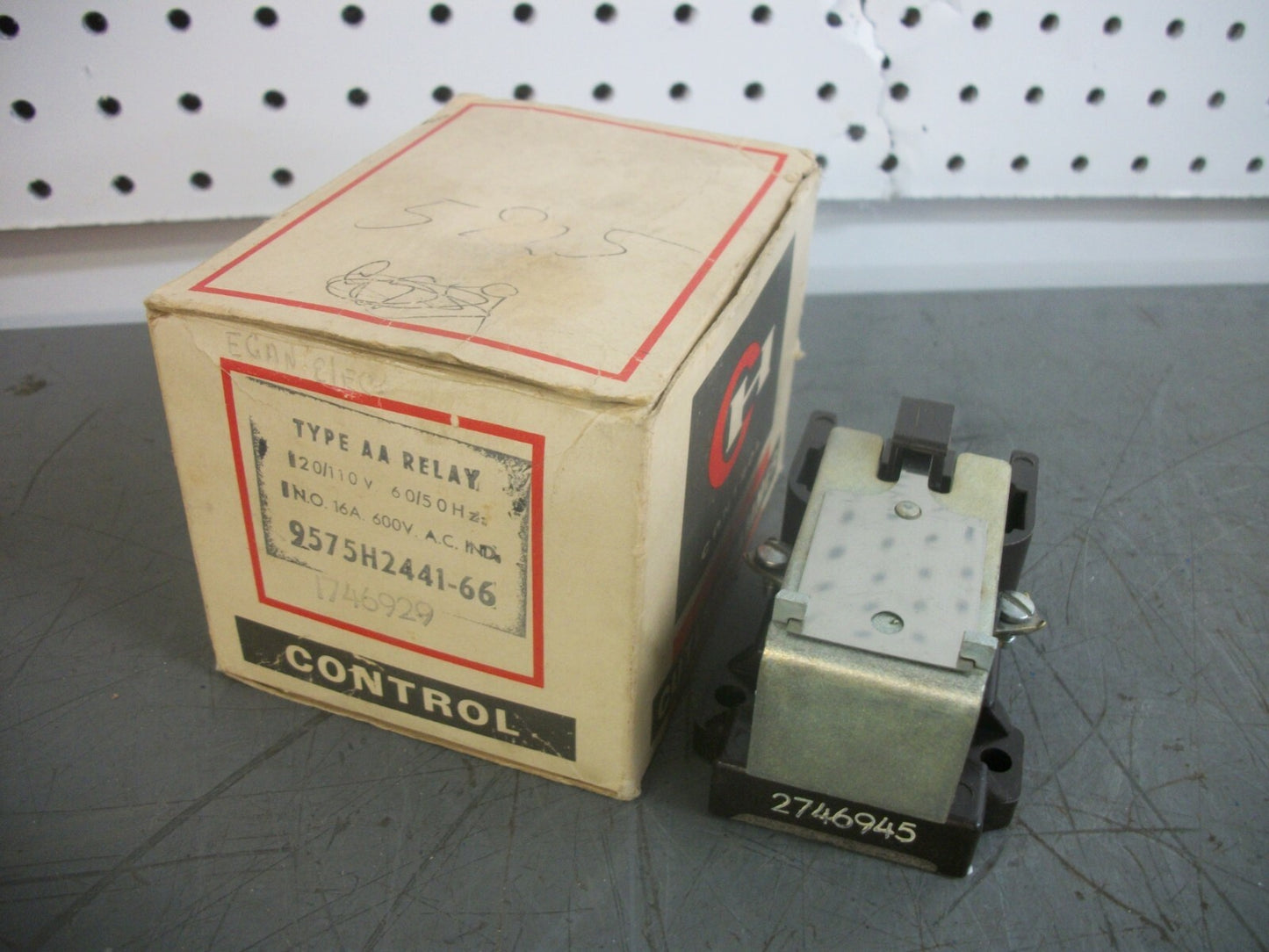 CUTLER-HAMMER TYPE AA RELAY 2575H2441-66 120VCOIL 16AMP 600V 2POLE NIB