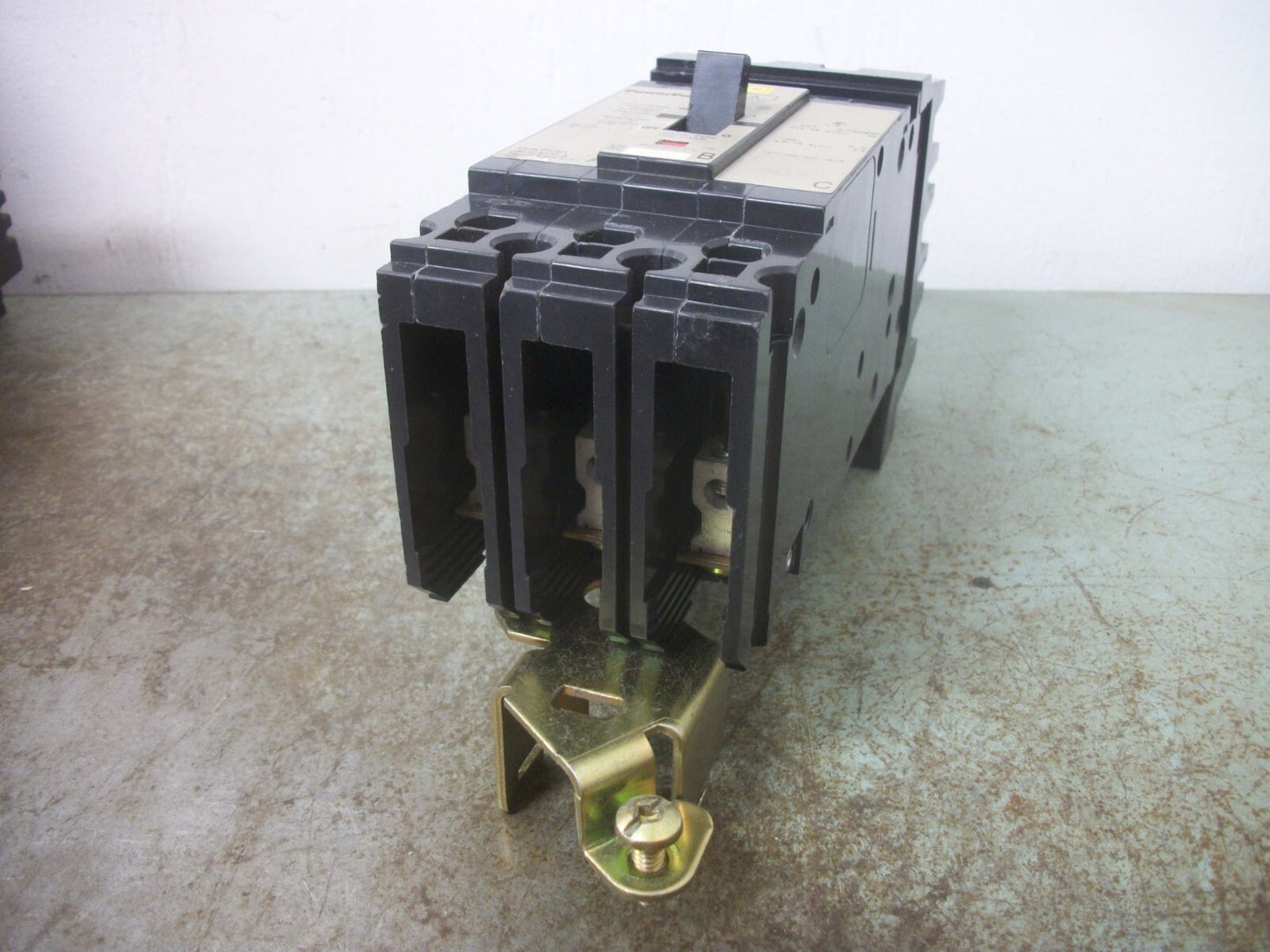 SQUARE D POWERPACT I-LINE FGA CIRCUIT BREAKER FGA34030 30AMP 480VOLT 3POLE