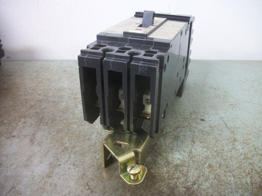 SQUARE D POWERPACT I-LINE FGA CIRCUIT BREAKER FGA34030 30AMP 480VOLT 3POLE